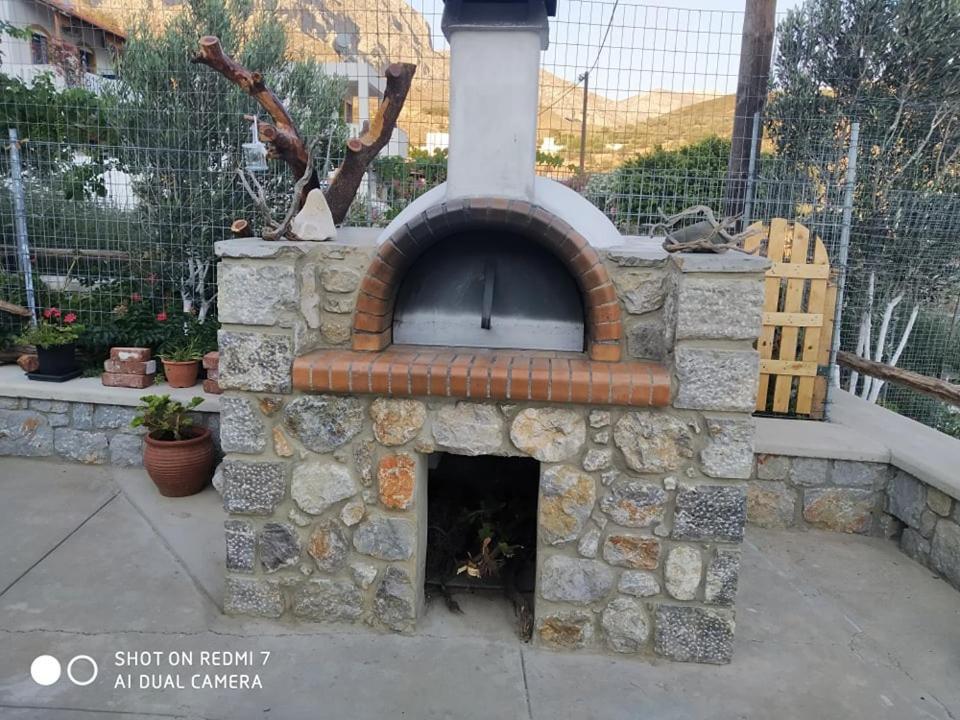 Manolakis Pizanias Apartment Emborios Екстериор снимка
