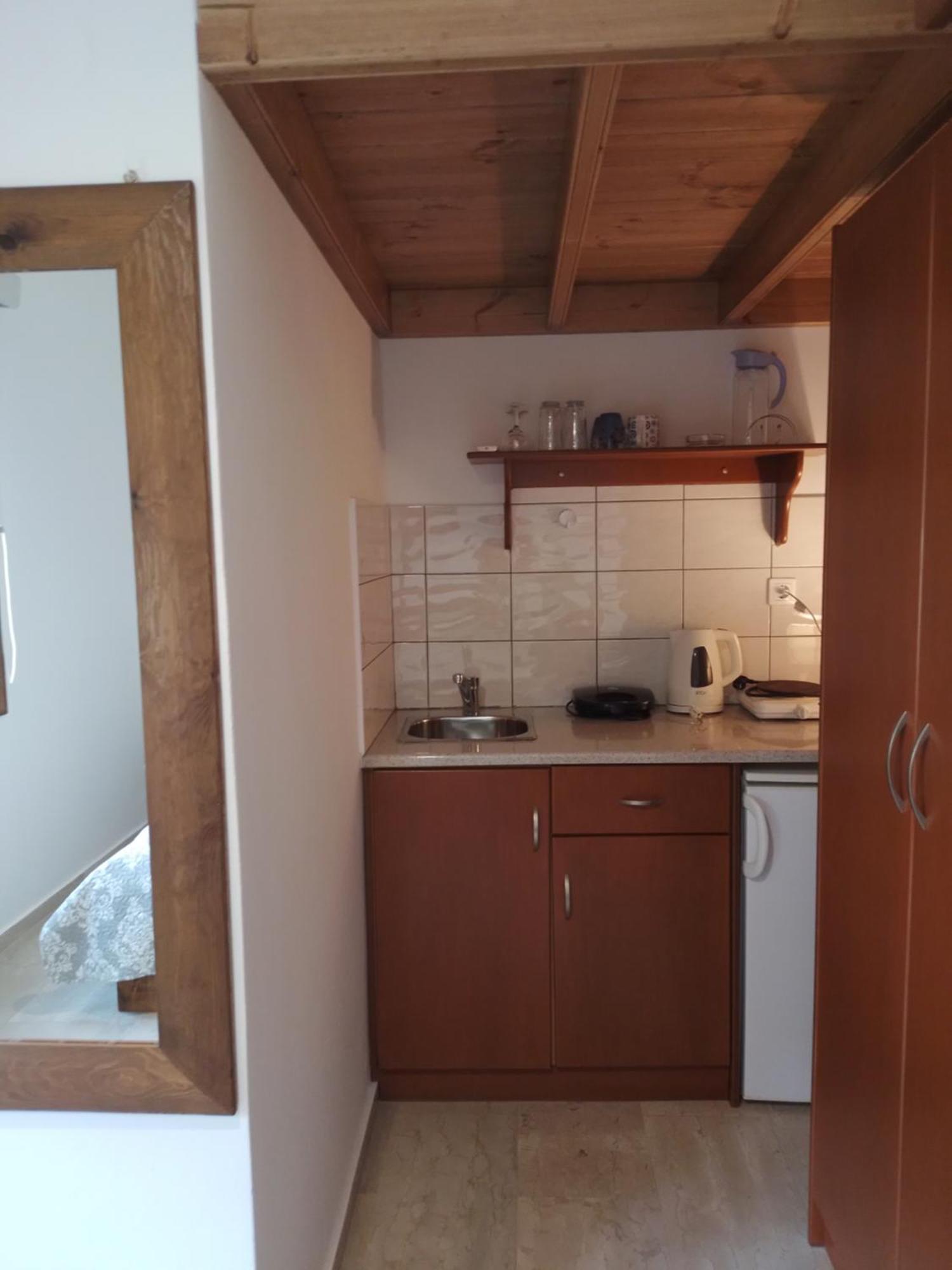 Manolakis Pizanias Apartment Emborios Екстериор снимка