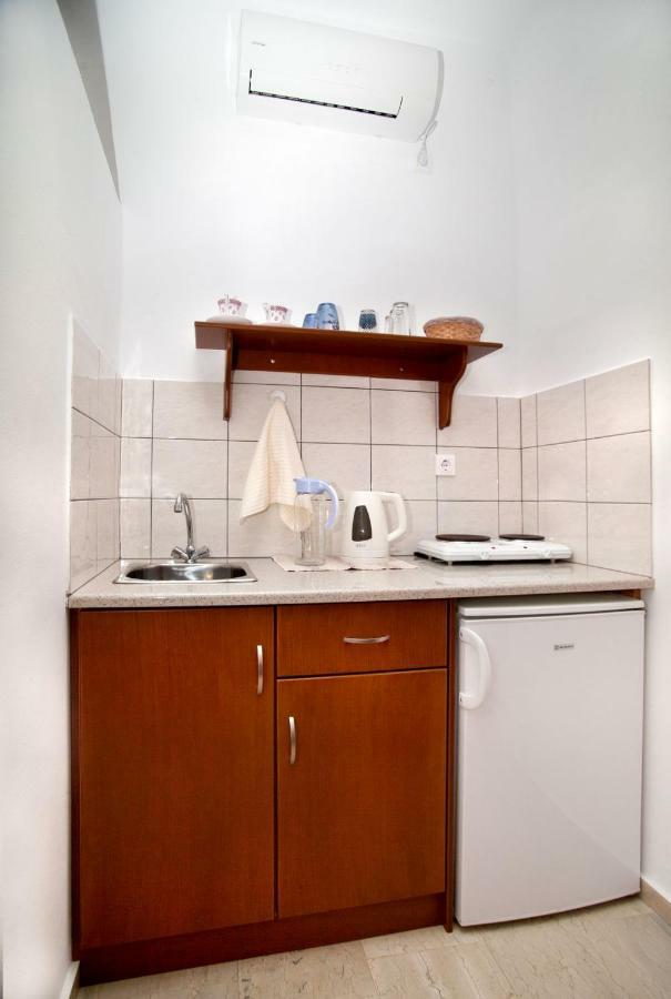 Manolakis Pizanias Apartment Emborios Екстериор снимка